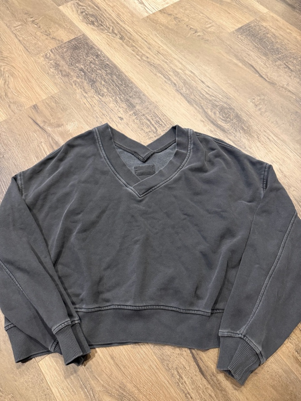 cropped sweatshirt